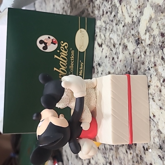Dept. 56 Snowbabies Disney Showcase My Pal Mickey - Picture 3 of 8